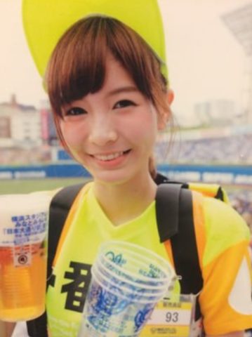 ほのか ビールの売り子 がかわいい カップは スザンヌ似か画像比較も アスワカ