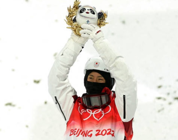 北京五輪2022のメダルはパンダ？堀島行真がもらったのは何？